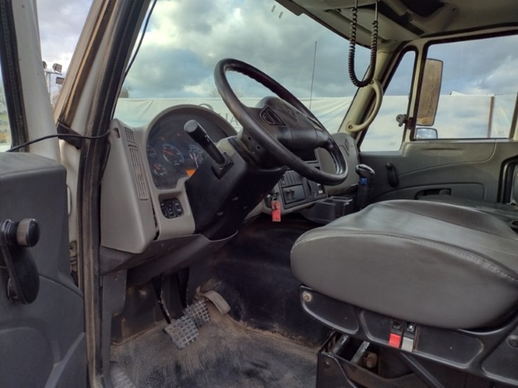 international-10-image-13