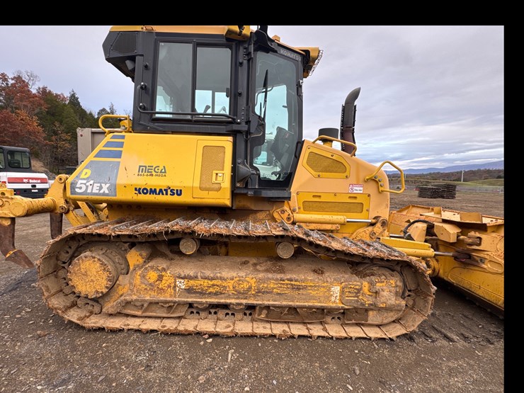 #1301-•-komatsu-d51x-crawler-dozer-image-9