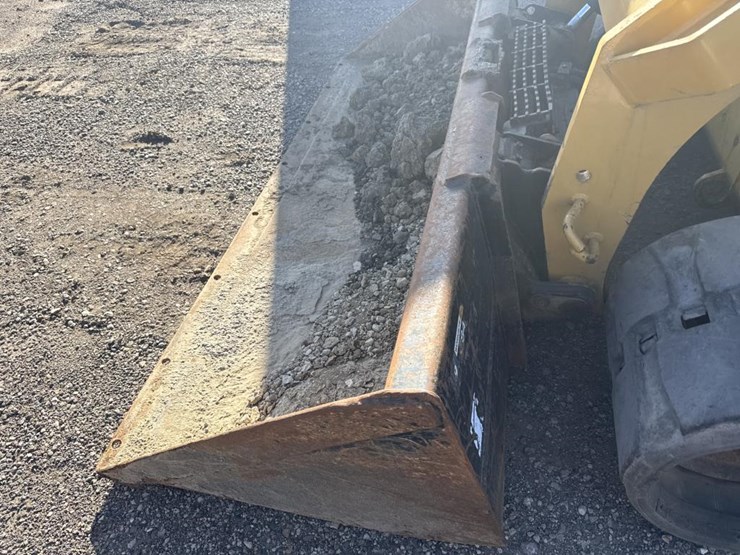 2017-caterpillar-289d-image-13