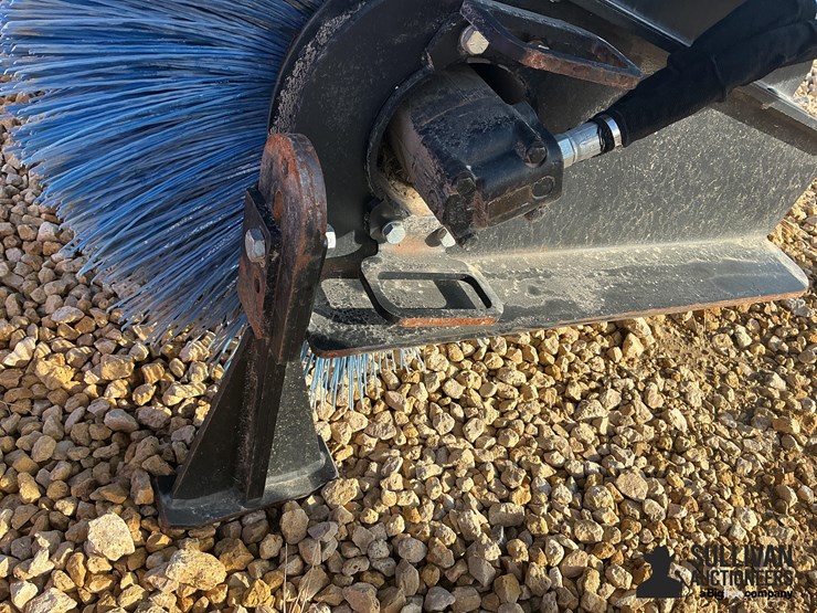 erskine-ab840hdx-84”-power-broom-attachment-image-15