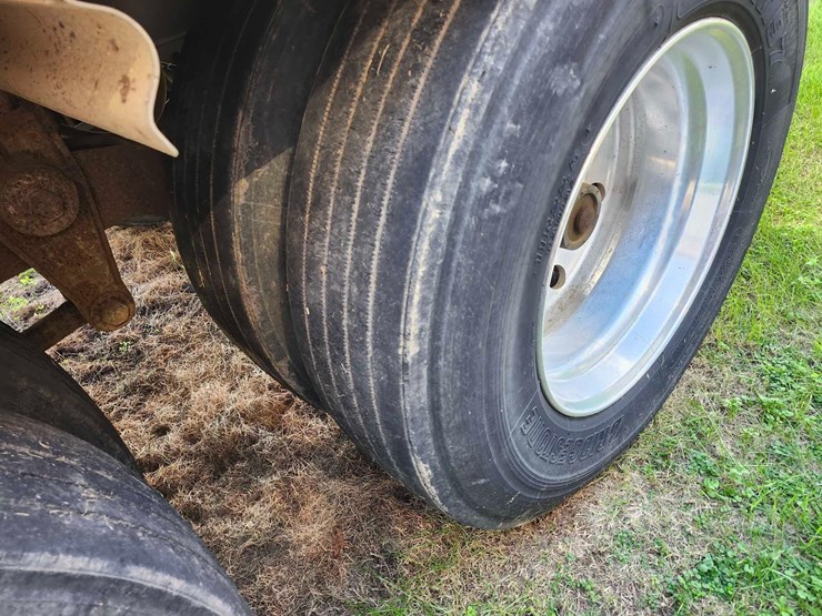 1995-4800-gal.-semi-tank-trailer-image-12