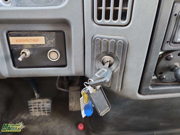 2006-international-durastar-4200-image-21