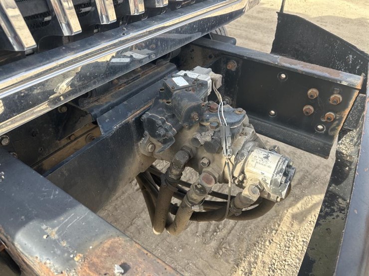 2009-international-7400-image-23