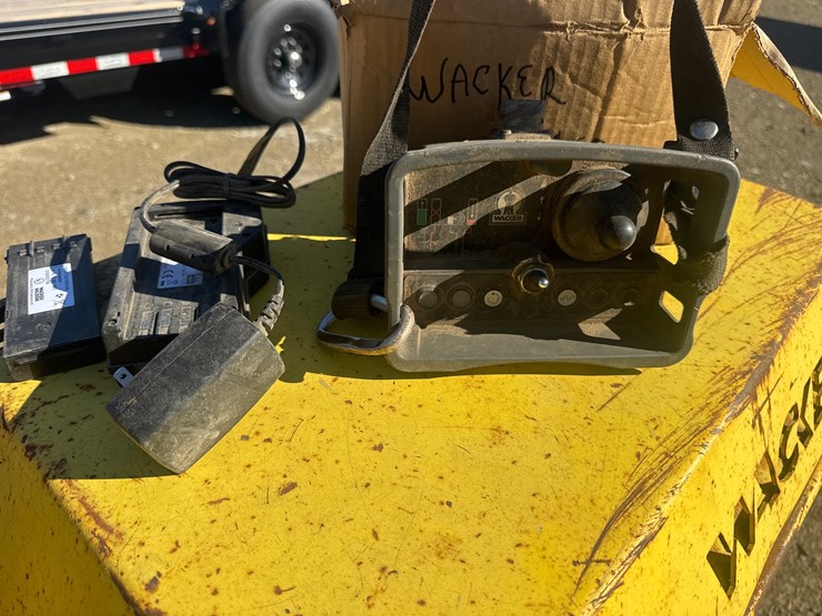 #1210-•-wacker-trench-compactor-with-remote-image-4