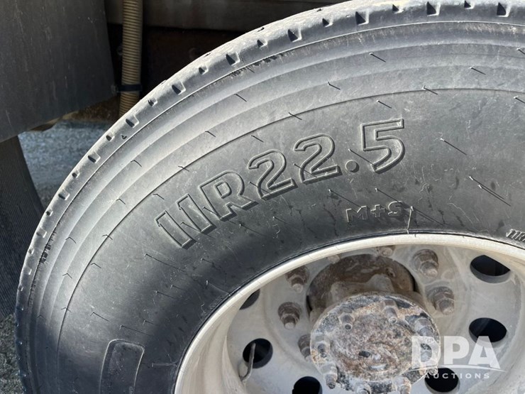 2016-freightliner-petroleum-truck-(jn3388,-unit-2374)-image-31