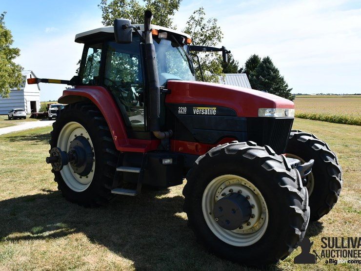 2004-buhler-versatile-2210-image-3