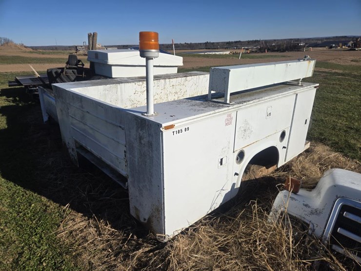 #2998-•-knapheide-(6)-door-utility-bed-image-4