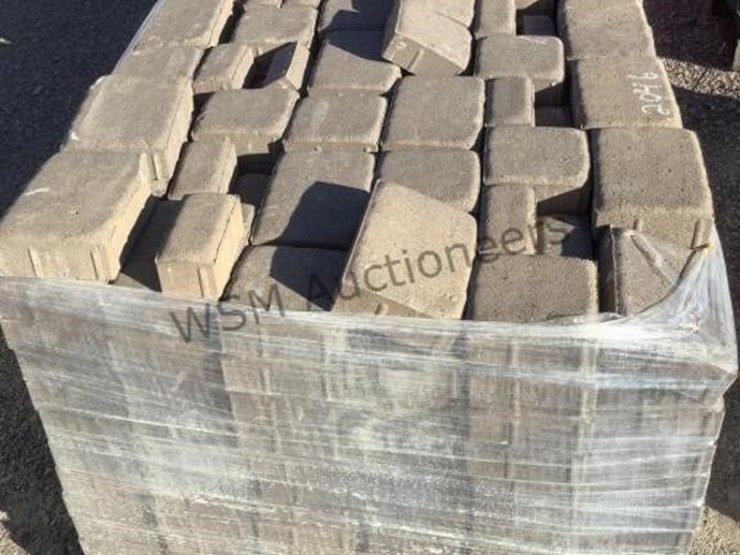 pallet-of-stone-pavers-image-4