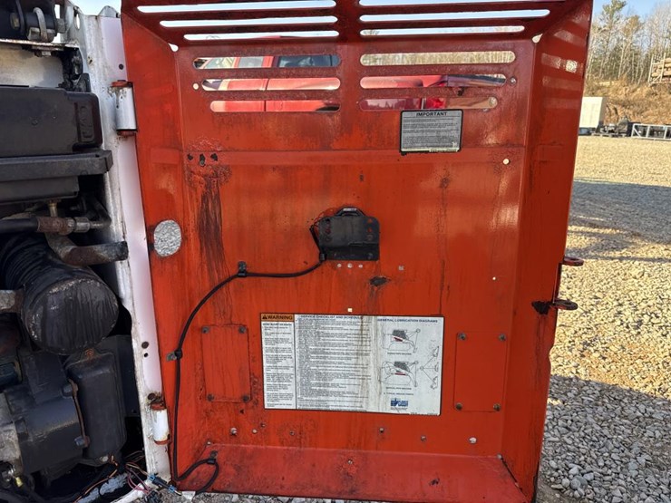 2015-bobcat-s70-image-22