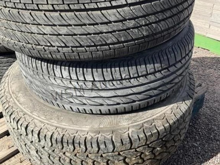 pallet-of-assorted-tires-wheels-image-7