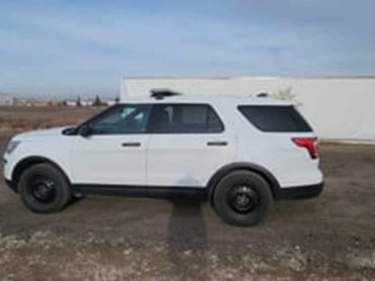 2018-ford-explorer-image-8