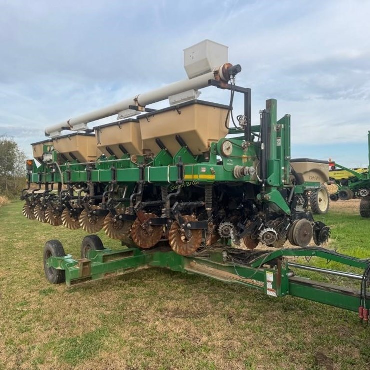 Great Plains YP825R Twin Row Planter