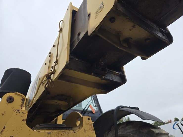 caterpillar-th83-image-16