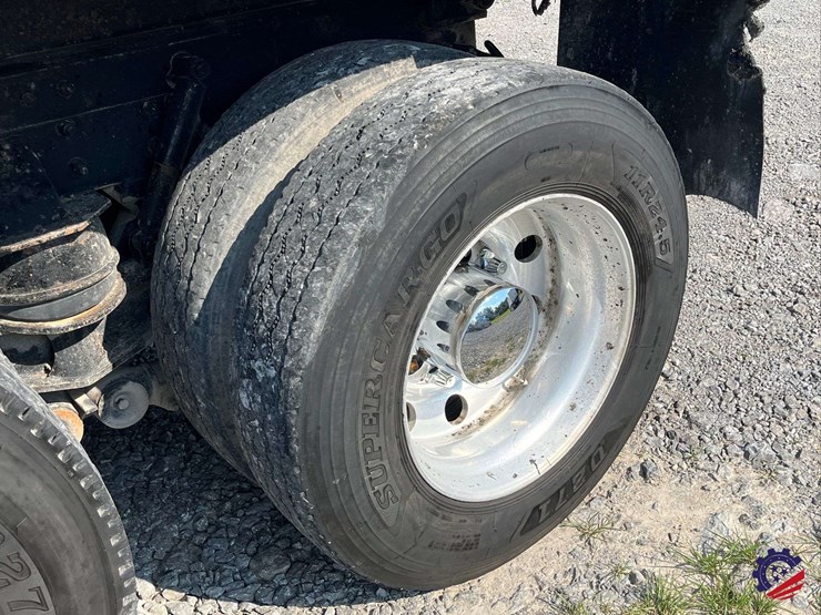 2016-kenworth-t880-image-10