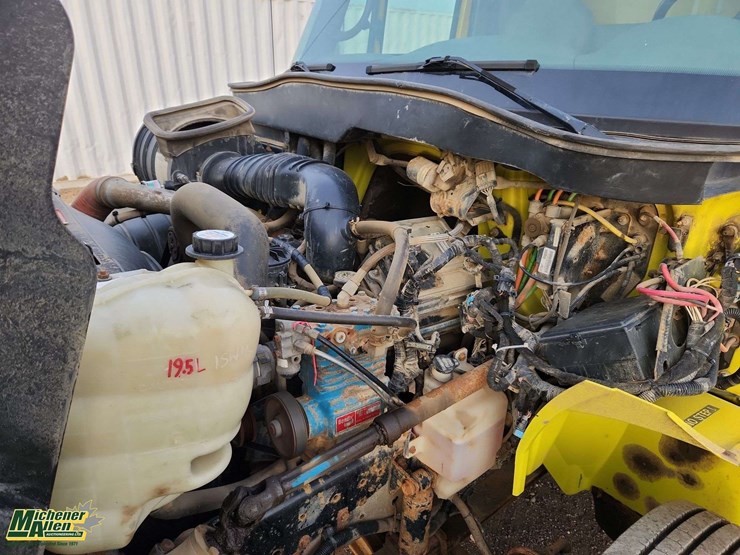 2006-international-durastar-4200-image-27