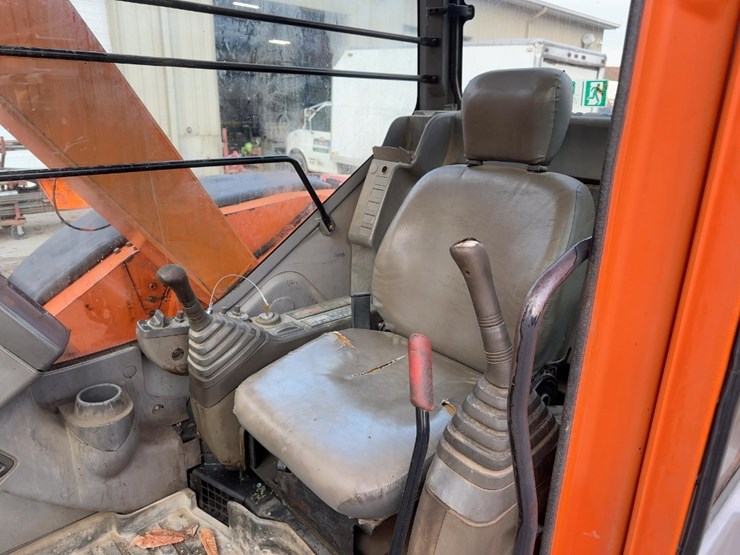 hitachi-zx75us-image-34