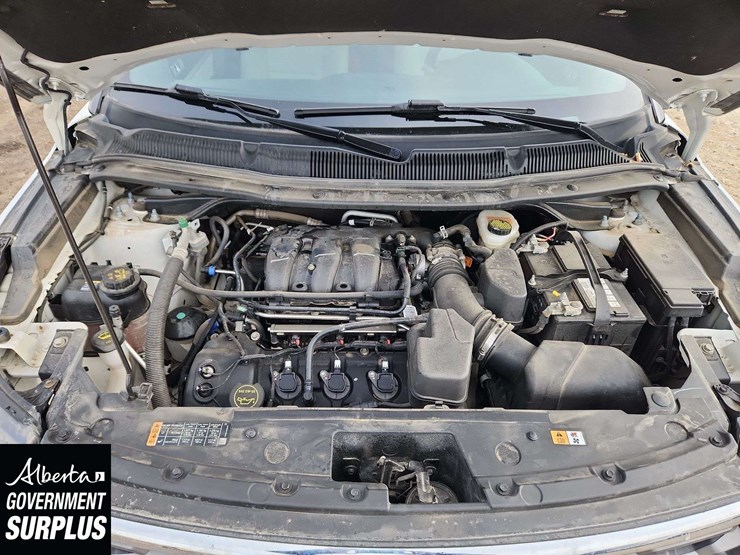 2018-ford-explorer-image-16