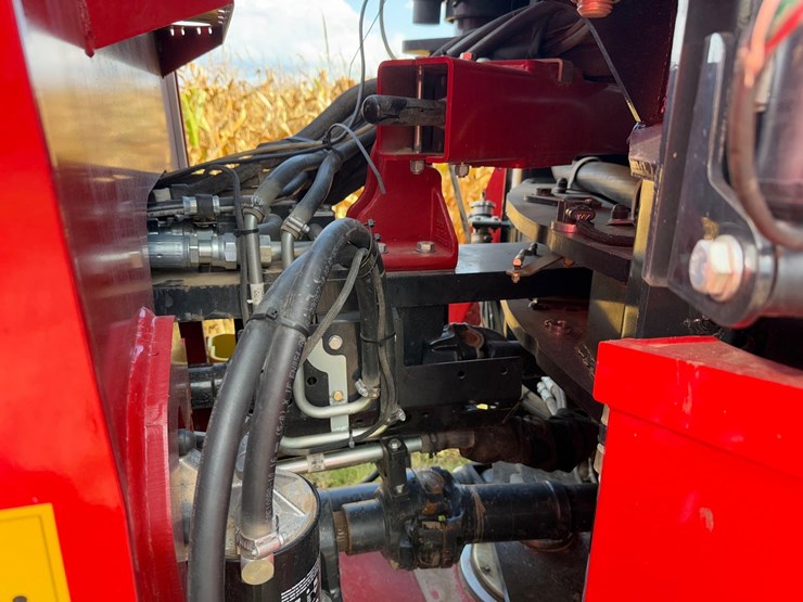 2023-case-ih-540-image-31