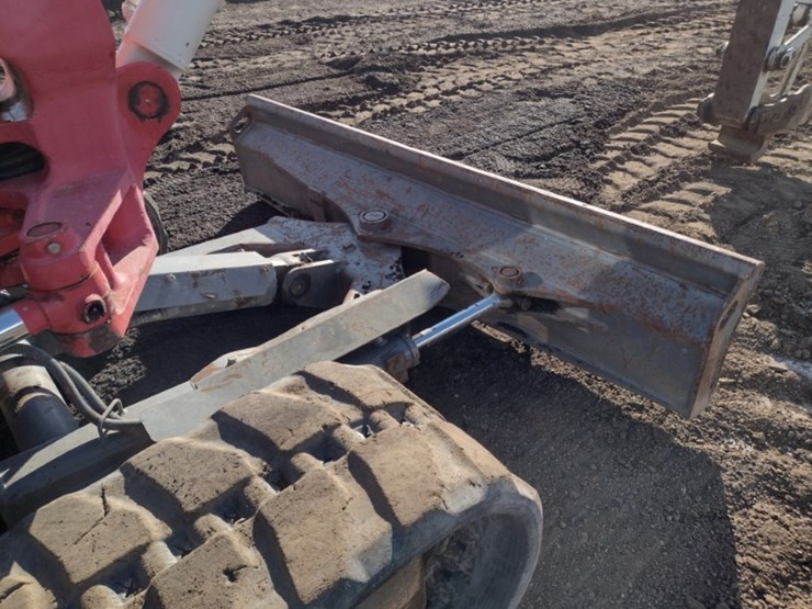 18-takeuchi-tb260cra-excavator-(qea-4048)-image-22