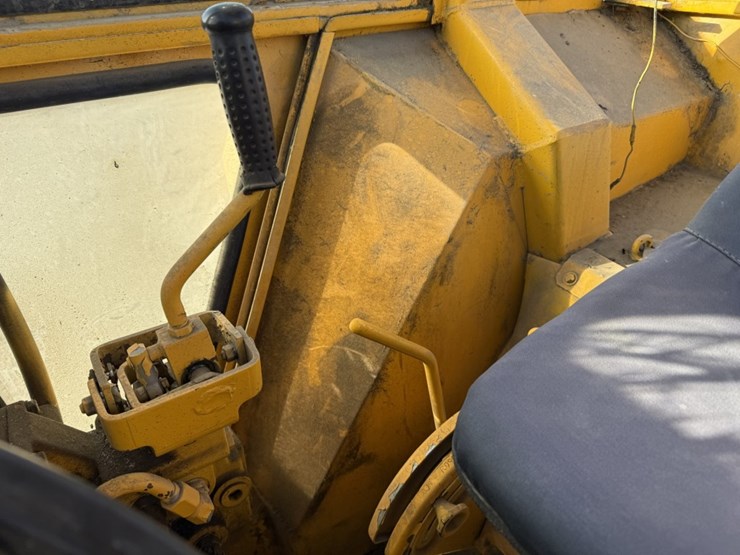 massey-ferguson-300a-image-37