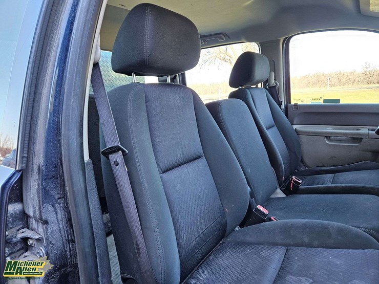 2012-chevrolet-silverado-2500hd-image-34