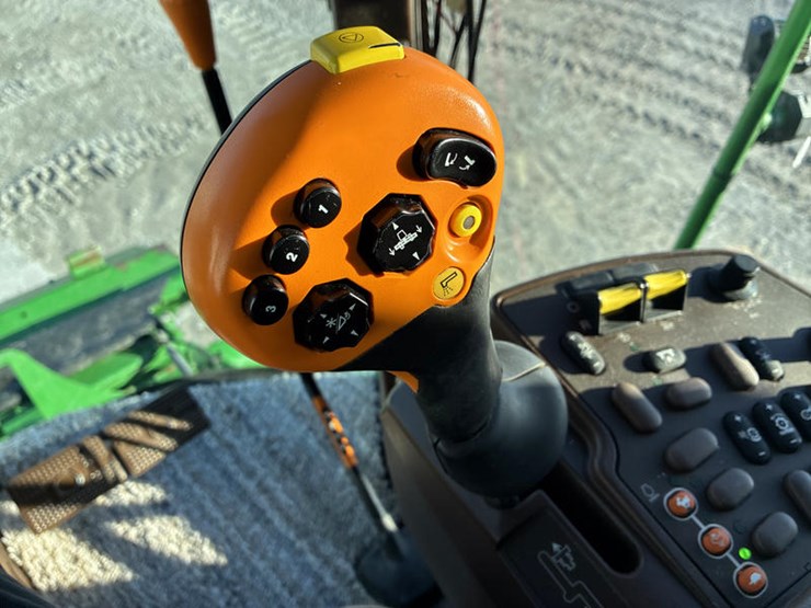 2004-john-deere-9660-sts-image-110