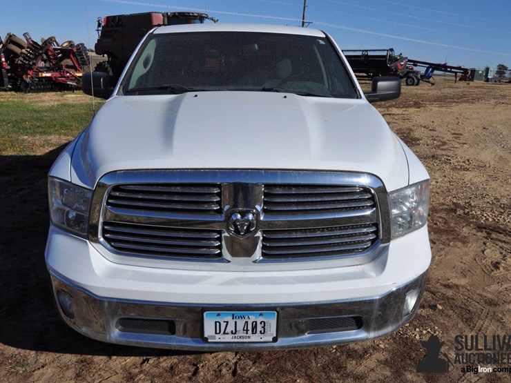 2015-ram-1500-big-horn-image-8