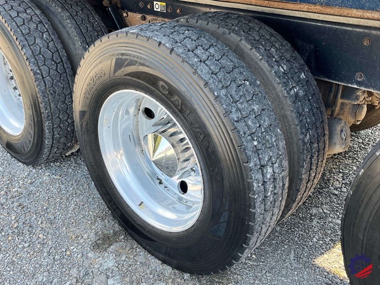 2016-kenworth-t880-image-16