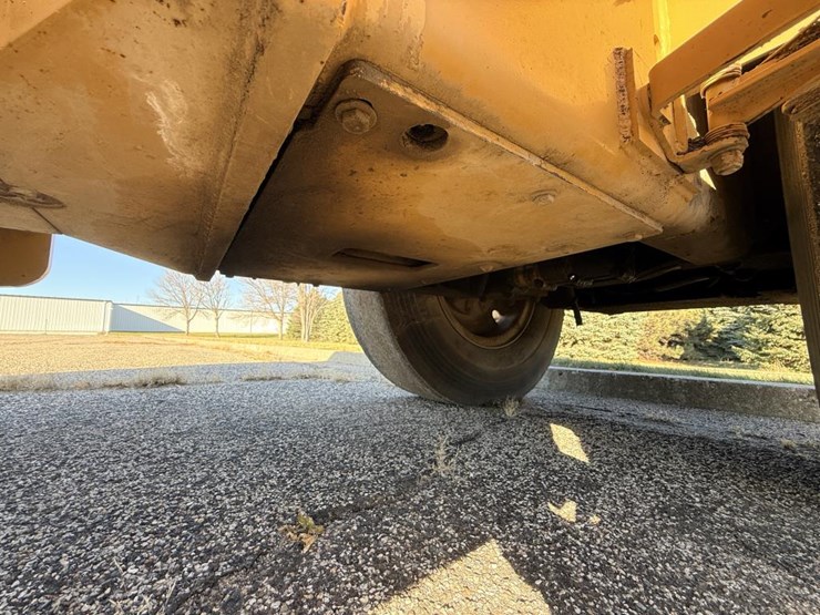 1992-caterpillar-cs-423e-image-44