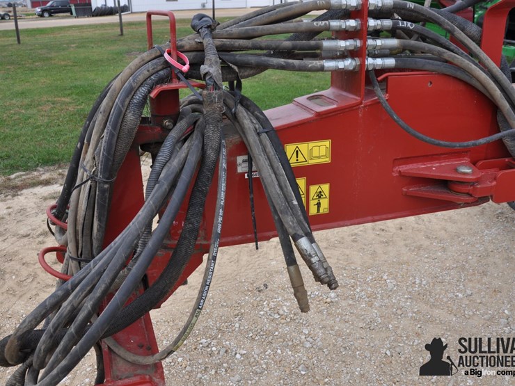 2014-case-ih-1255-image-13