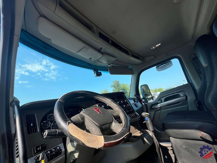 2016-kenworth-t880-image-67