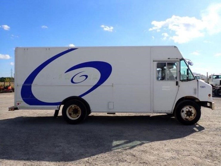 2013-freightliner-mt55-image-4