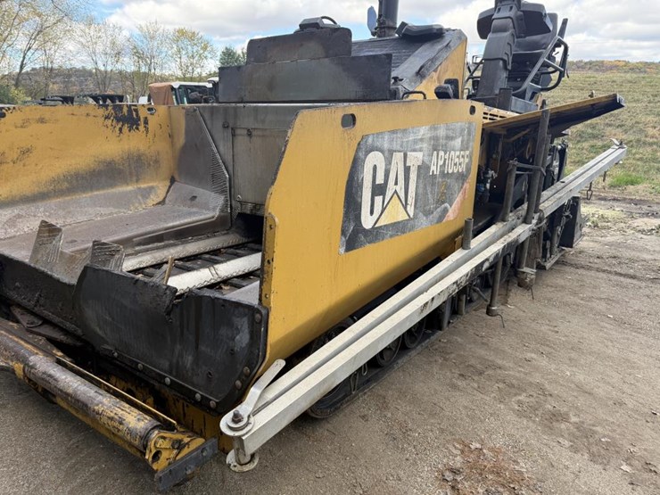 caterpillar-ap-1055f-image-9