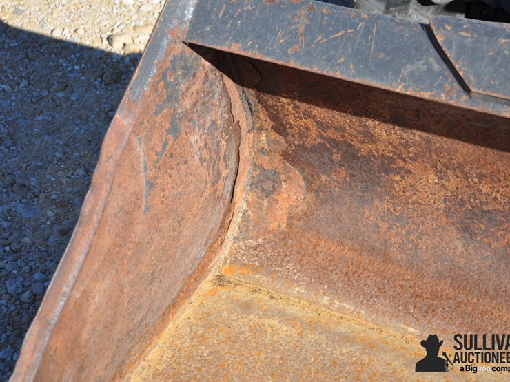 2023-new-holland-c345-image-11