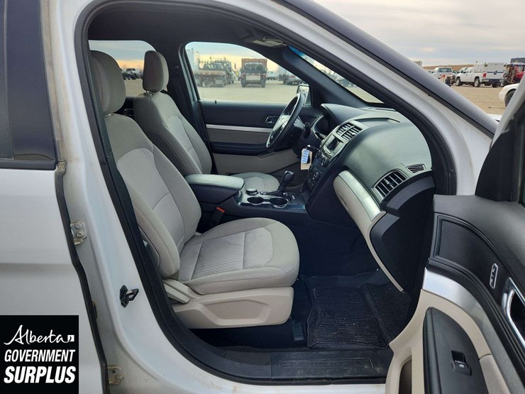 2018-ford-explorer-image-29