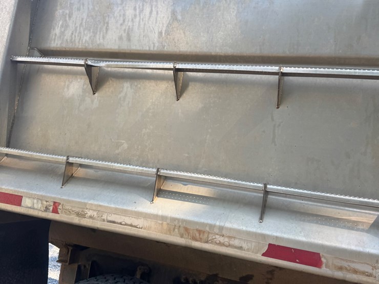 #1302-•-2002-volvo-vhd-truck-with-stainless-dump-bed-image-8