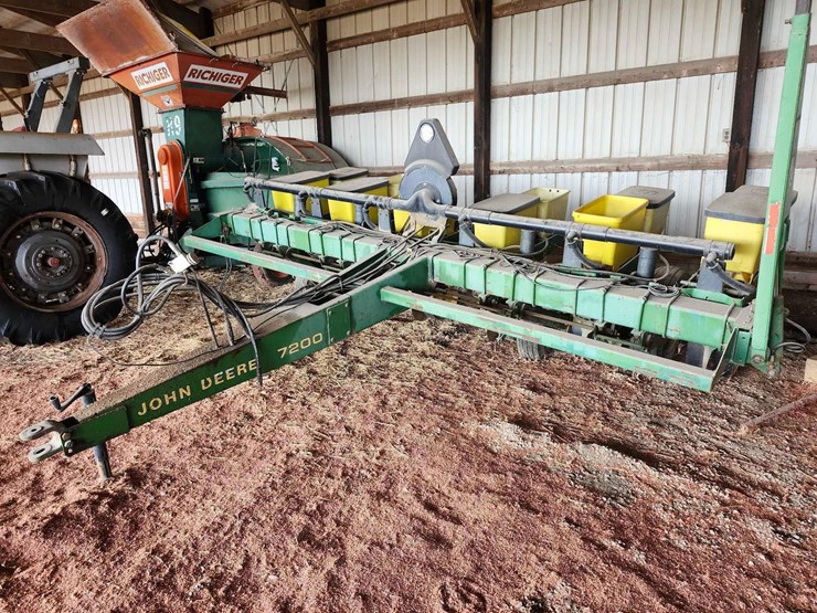 john-deere-7200-image-1