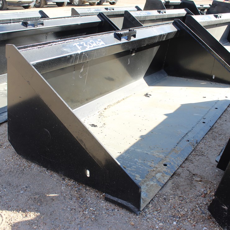 #30202 • 72IN LOW PROFILE GP BUCKET