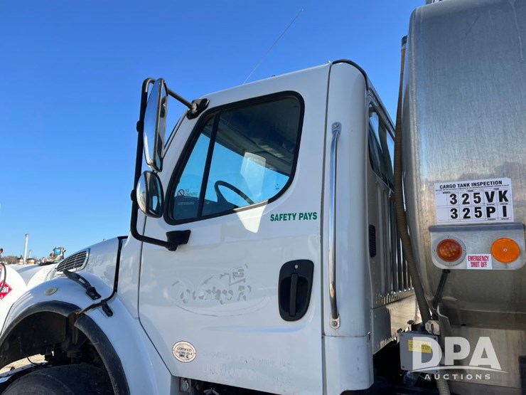 2016-freightliner-petroleum-truck-(jn3388,-unit-2374)-image-50