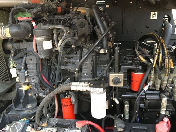 2015-jlg-g12-55a-image-8