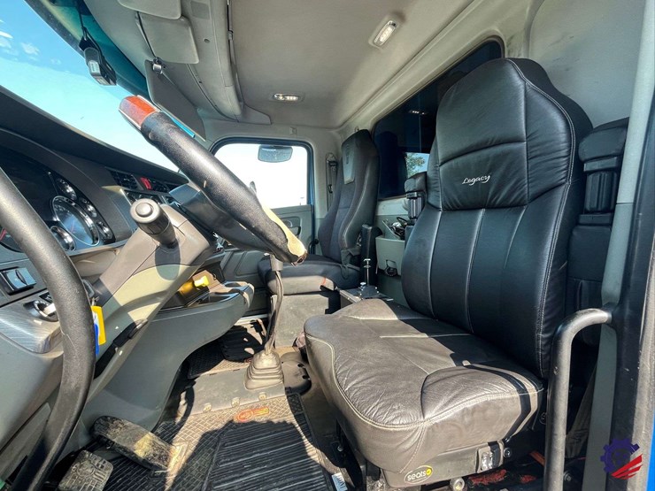 2016-kenworth-t880-image-65