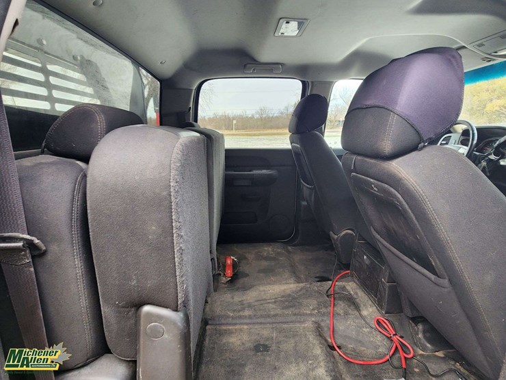 2013-chevrolet-silverado-3500hd-image-33