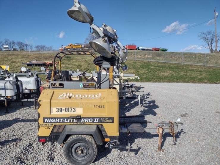 10-allmand-nite-lite-pro-light-plant-(qea-4055)-image-5