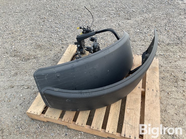 new-holland-t-6-front-fenders-image-6