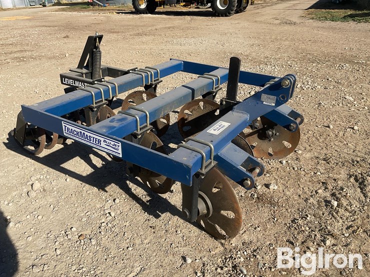 blu-jet-pivot-track-closer-image-3