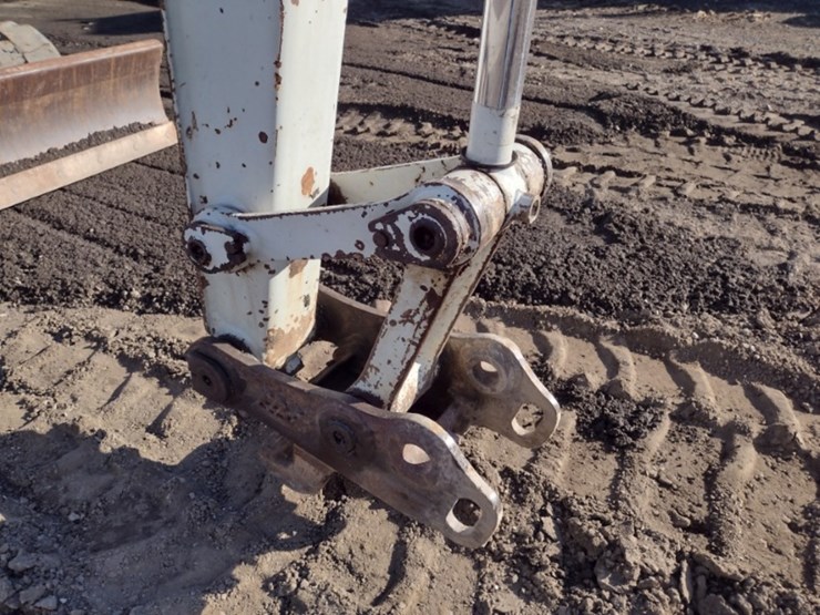 18-takeuchi-tb260cra-excavator-(qea-4048)-image-17