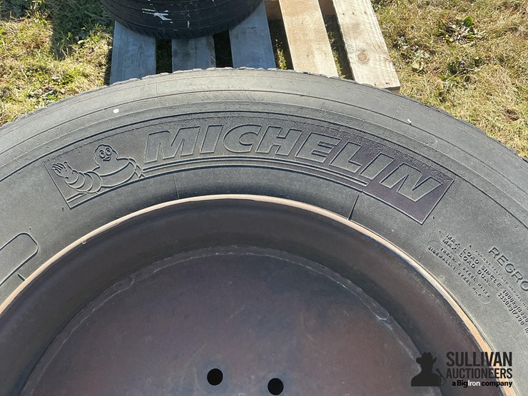 michelin-315/80r22.5-tires-on-8-bolt-rims-image-4