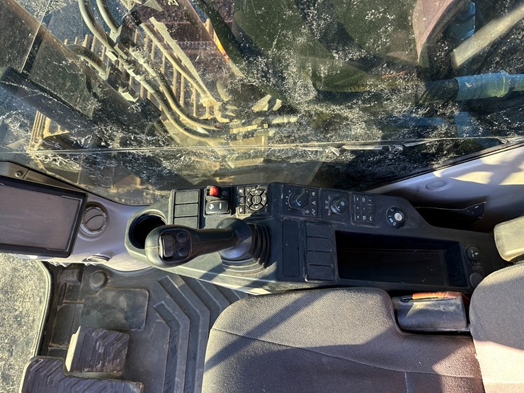 #32824-•-2022-volvo-ec160e-crawler-excavator-w/hydraulic-thumb-image-82