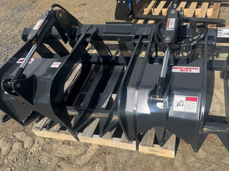 #1104-•-new-unused-72”-brush-grapple-image-1