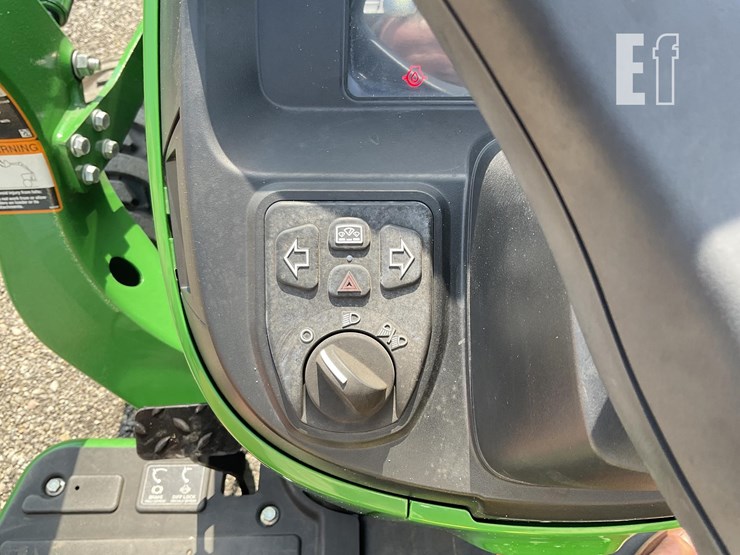 2024-john-deere-3025e-image-19